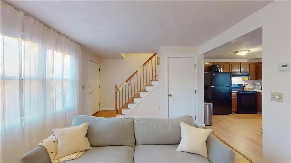 19 Pavilion Court Cranston RI 02920