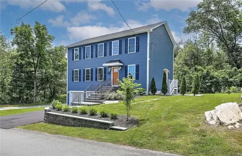 29 Graves Avenue North Smithfield RI 02896