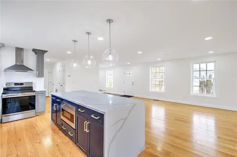 29 Graves Avenue North Smithfield RI 02896