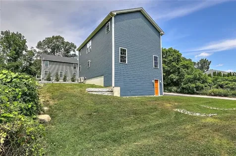 29 Graves Avenue North Smithfield RI 02896