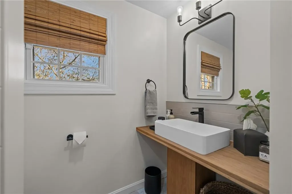 299 Succotash Road South Kingstown RI 02879