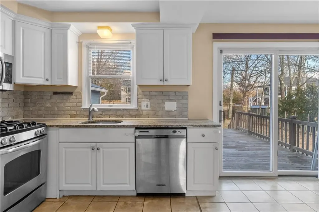 159 Old County Road Smithfield RI 02917