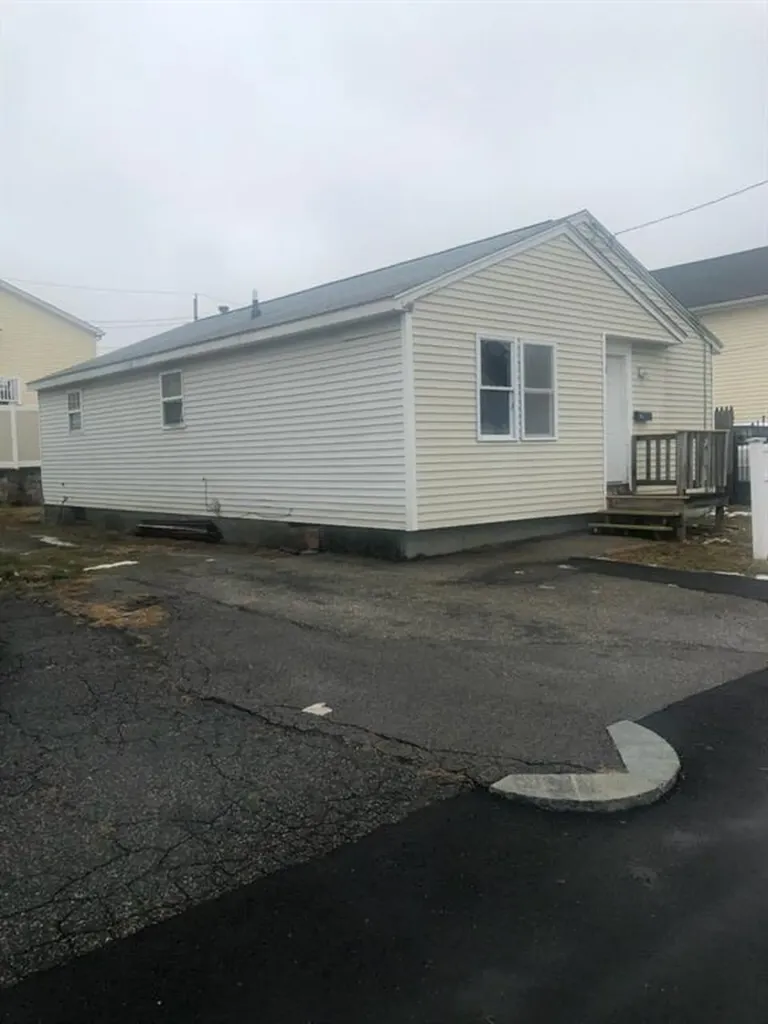 13 Halton Street Providence RI 02907