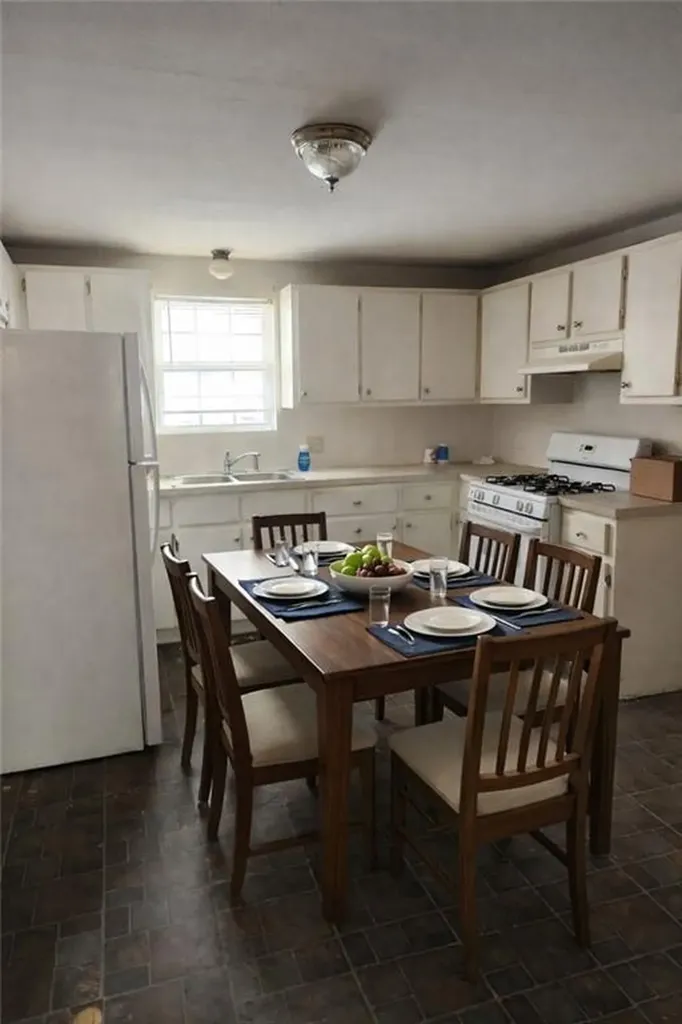 13 Halton Street Providence RI 02907