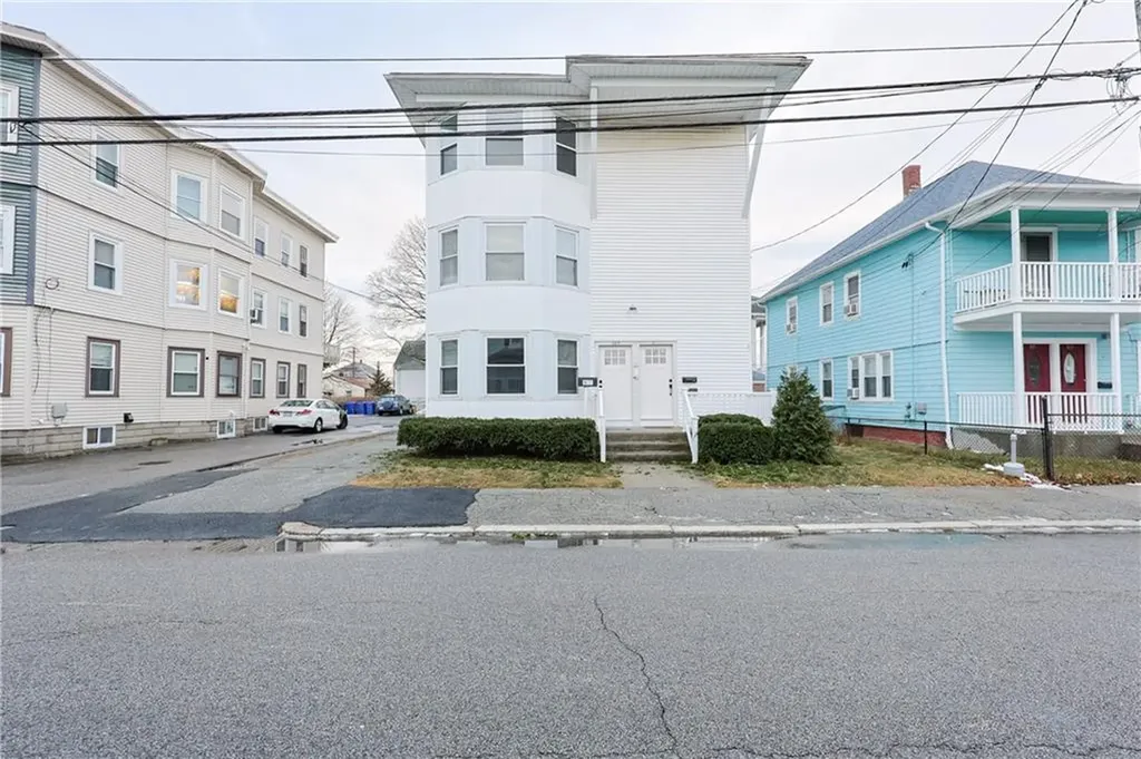 107 Hughes Avenue Pawtucket RI 02861