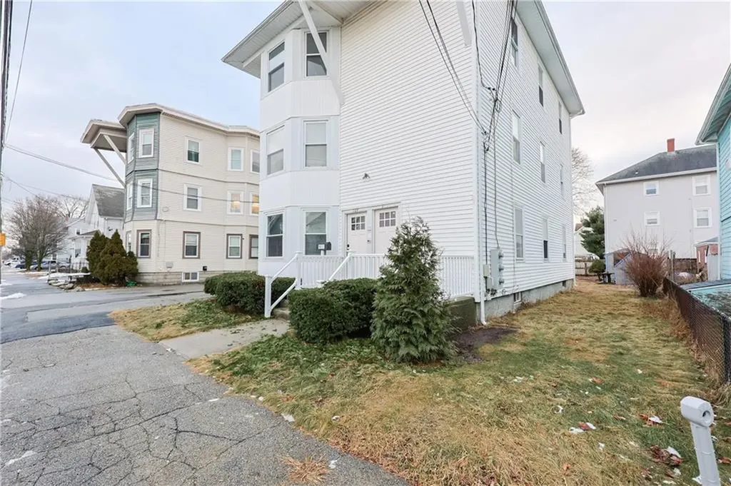 107 Hughes Avenue Pawtucket RI 02861