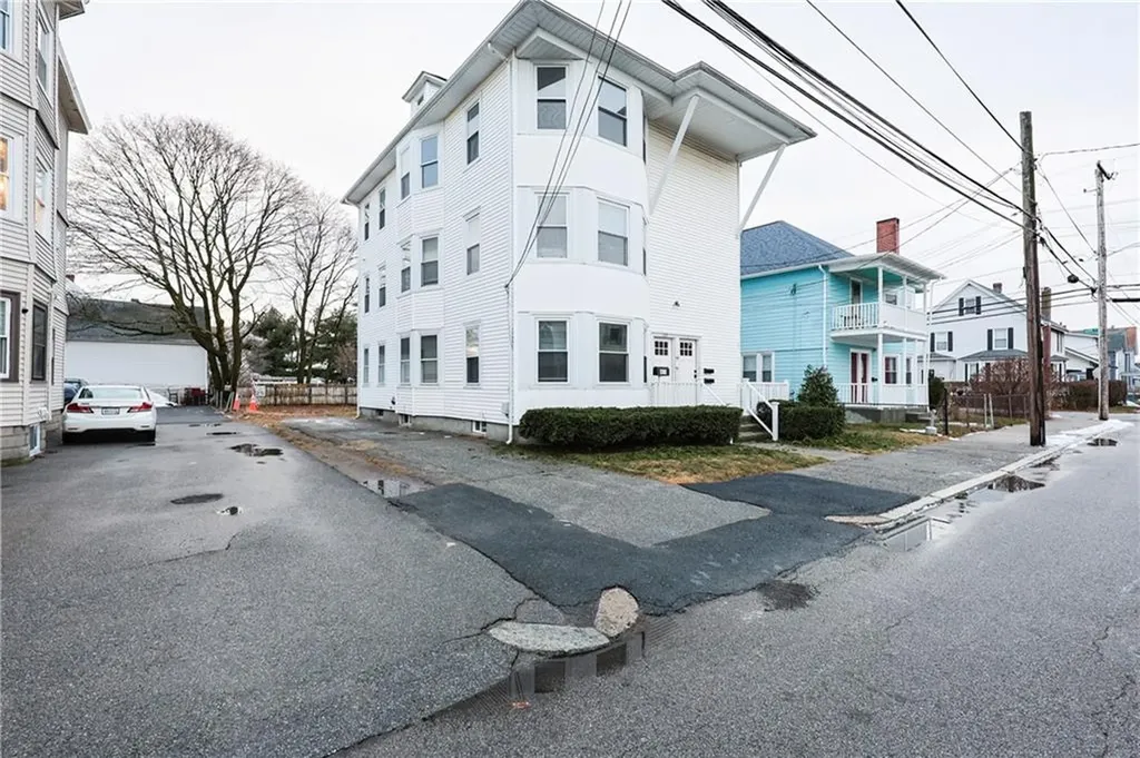 107 Hughes Avenue Pawtucket RI 02861