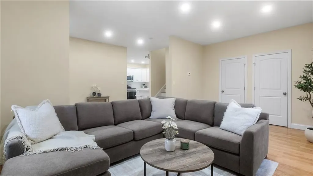 102 Ames Street Pawtucket RI 02861