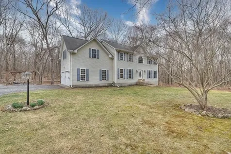 45 Pardon's Wood Lane East Greenwich RI 02818