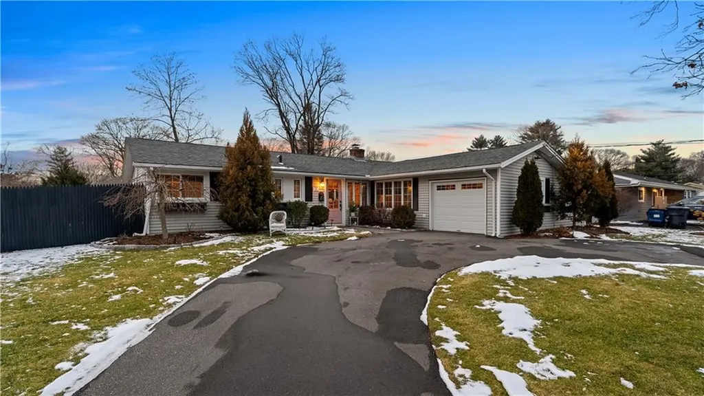 15 Shadbush Road Warwick RI 02888