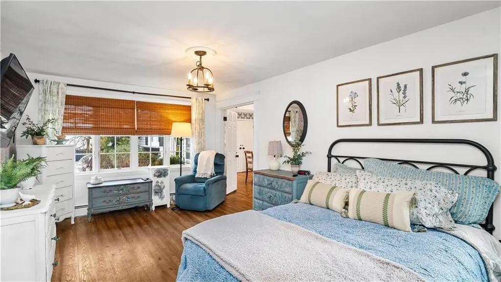 15 Shadbush Road Warwick RI 02888