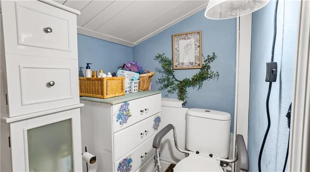 15 Shadbush Road Warwick RI 02888