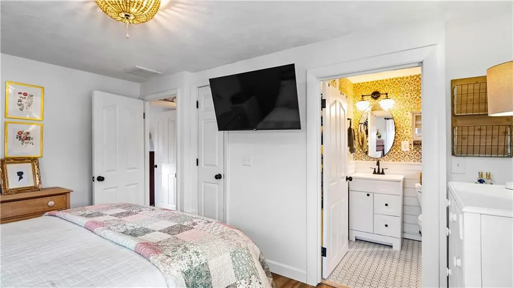 15 Shadbush Road Warwick RI 02888