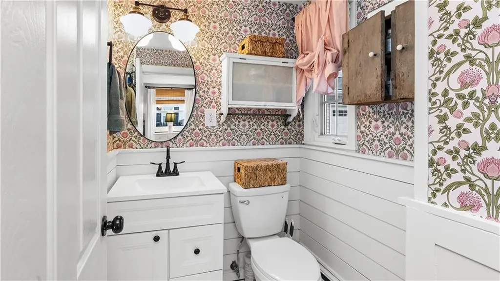 15 Shadbush Road Warwick RI 02888