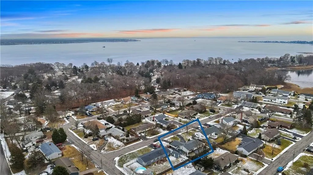 15 Shadbush Road Warwick RI 02888