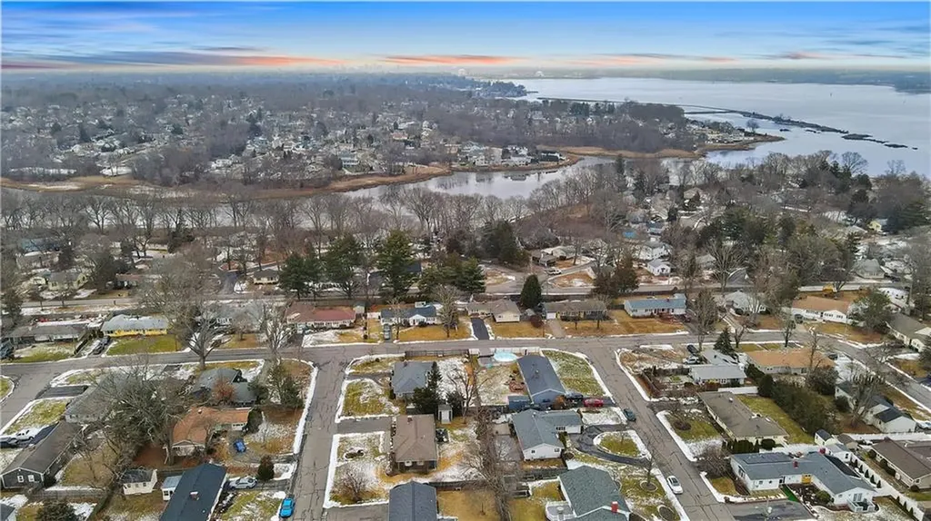 15 Shadbush Road Warwick RI 02888