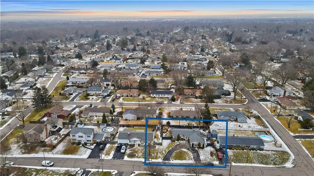 15 Shadbush Road Warwick RI 02888