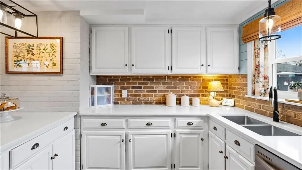 15 Shadbush Road Warwick RI 02888