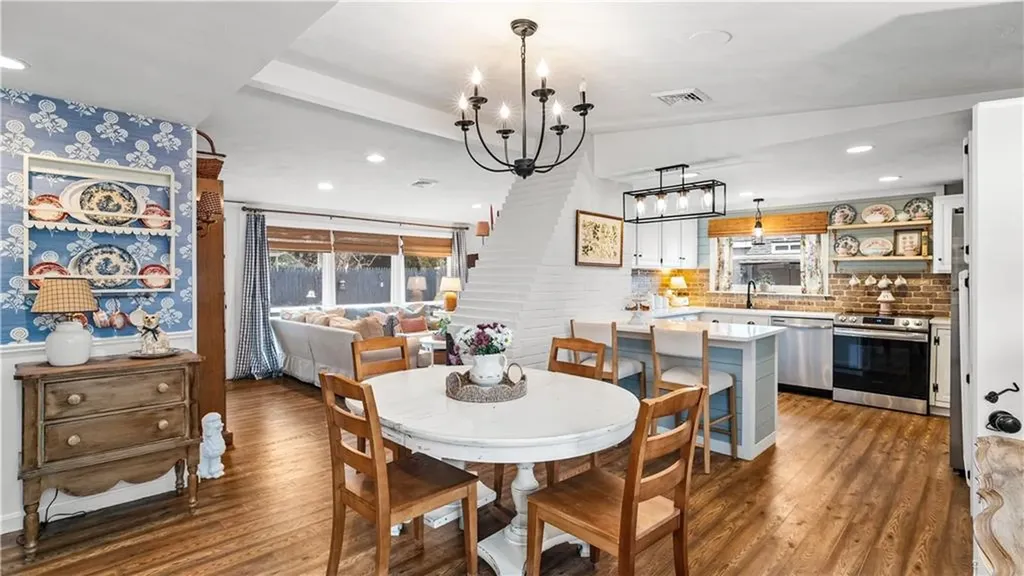 15 Shadbush Road Warwick RI 02888