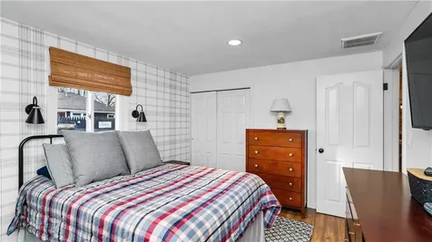 15 Shadbush Road Warwick RI 02888