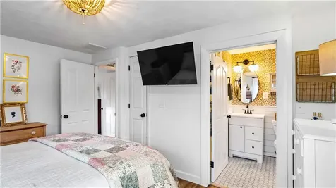 15 Shadbush Road Warwick RI 02888