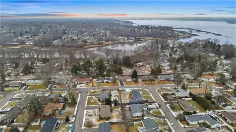 15 Shadbush Road Warwick RI 02888