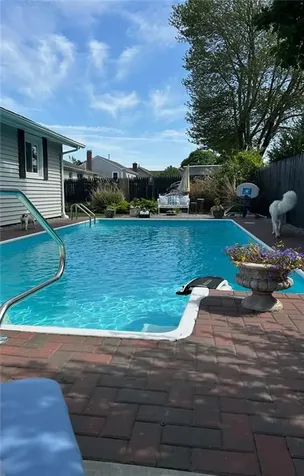 15 Shadbush Road Warwick RI 02888