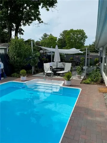 15 Shadbush Road Warwick RI 02888