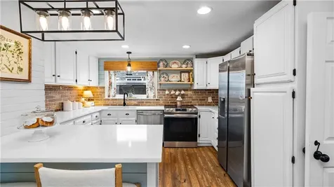 15 Shadbush Road Warwick RI 02888