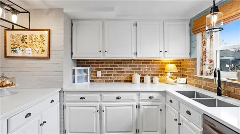 15 Shadbush Road Warwick RI 02888