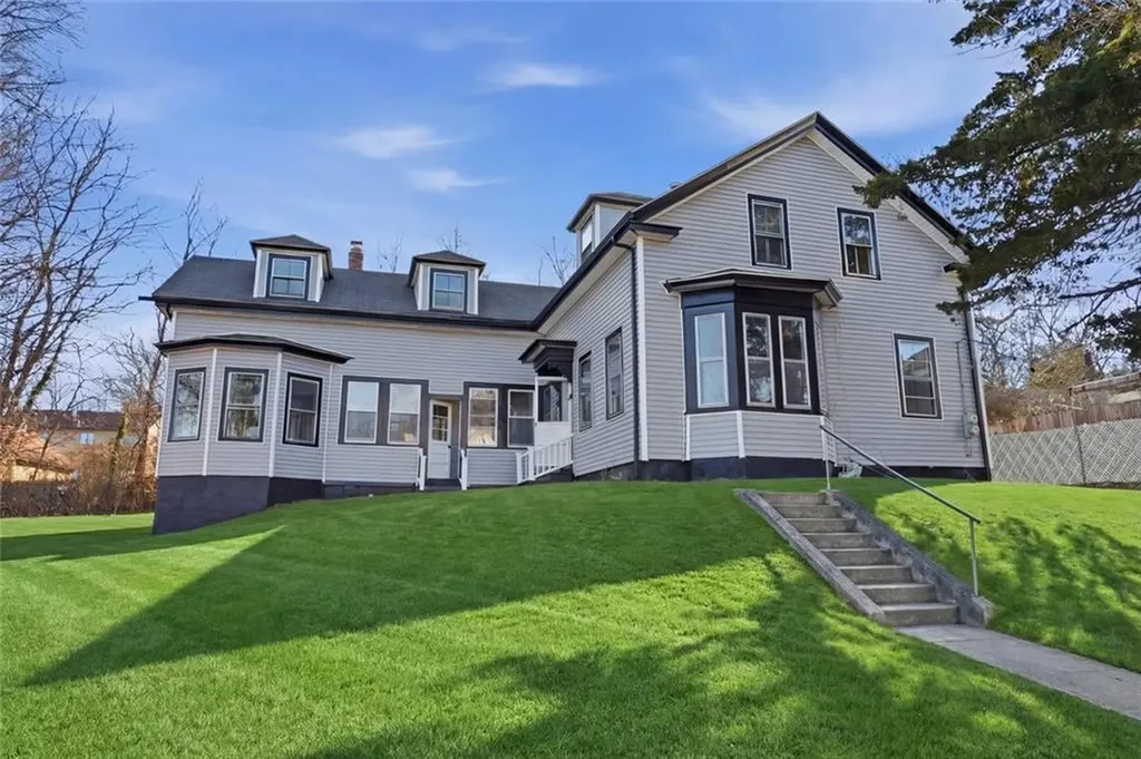 40 Youngs Avenue West Warwick RI 02893