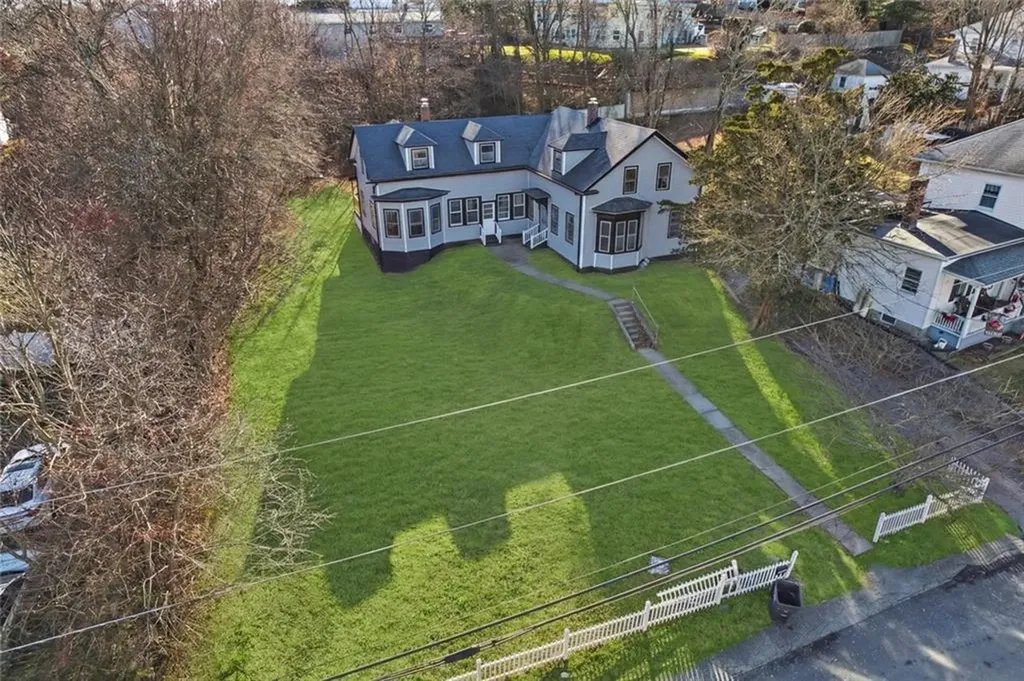 40 Youngs Avenue West Warwick RI 02893