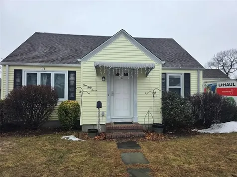157 George Arden Avenue Warwick RI 02886