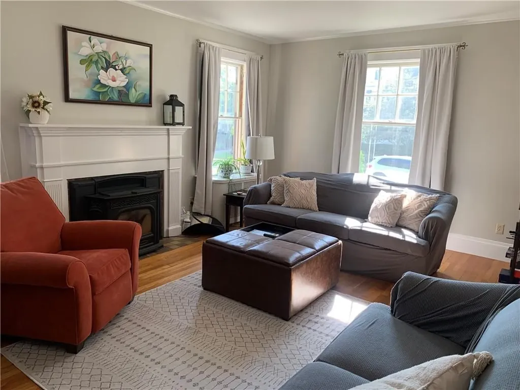 31 Elmcrest Avenue Providence RI 02908