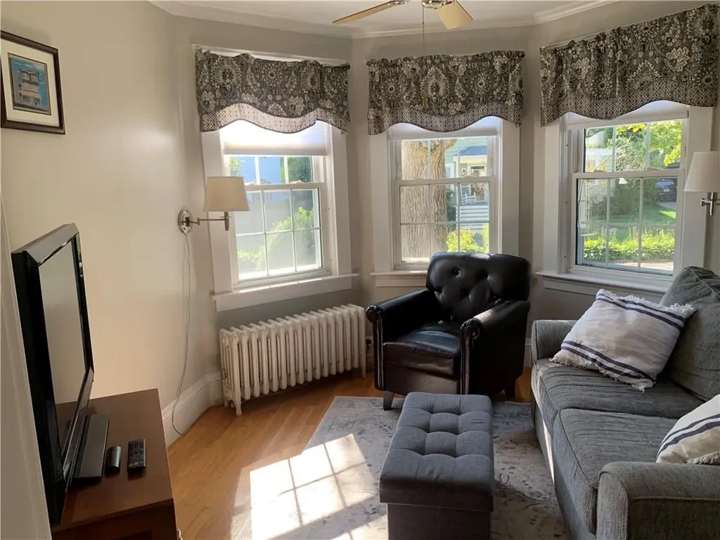 31 Elmcrest Avenue Providence RI 02908