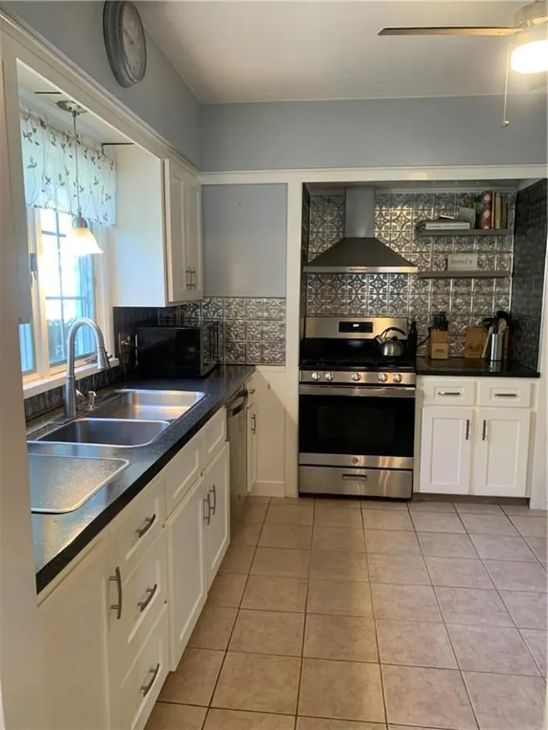 31 Elmcrest Avenue Providence RI 02908