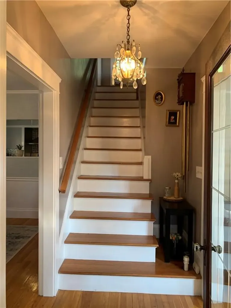 31 Elmcrest Avenue Providence RI 02908