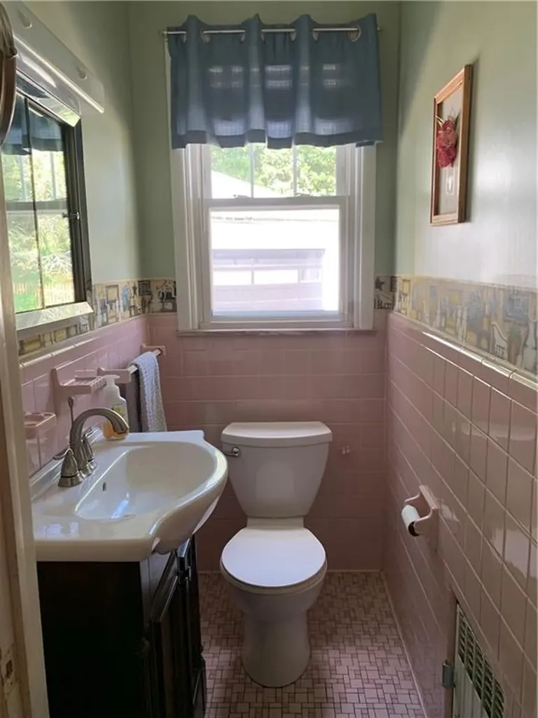 31 Elmcrest Avenue Providence RI 02908