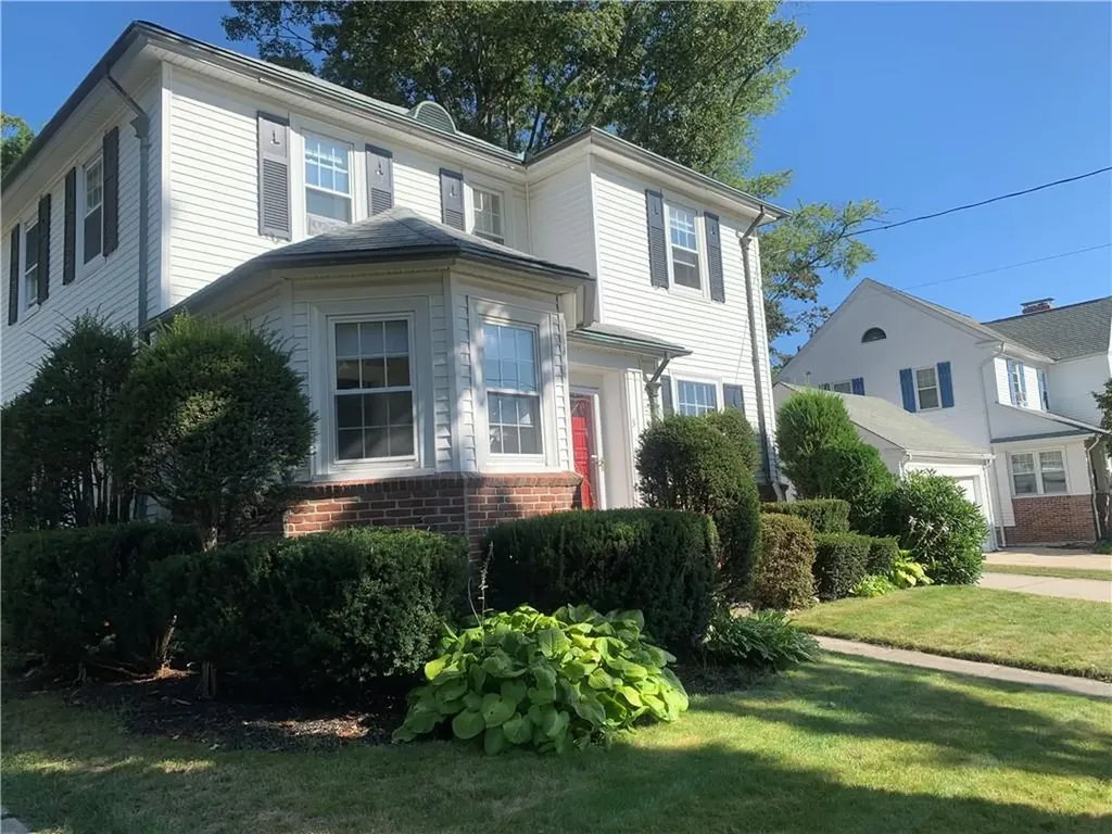 31 Elmcrest Avenue Providence RI 02908