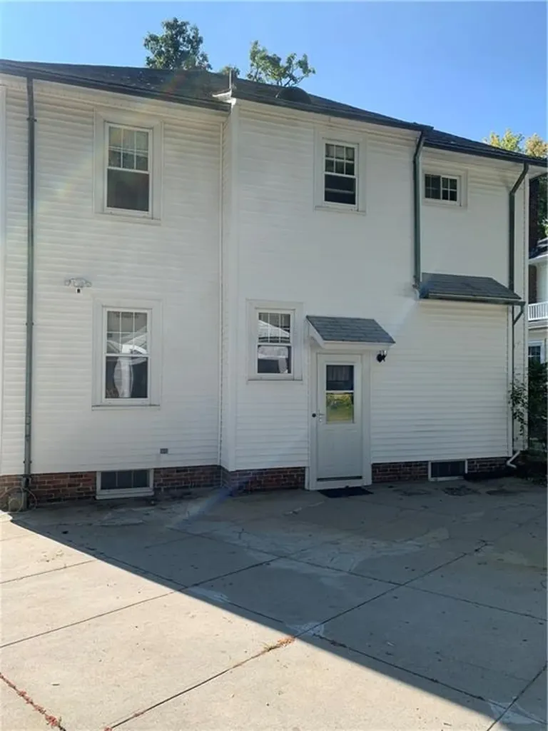 31 Elmcrest Avenue Providence RI 02908