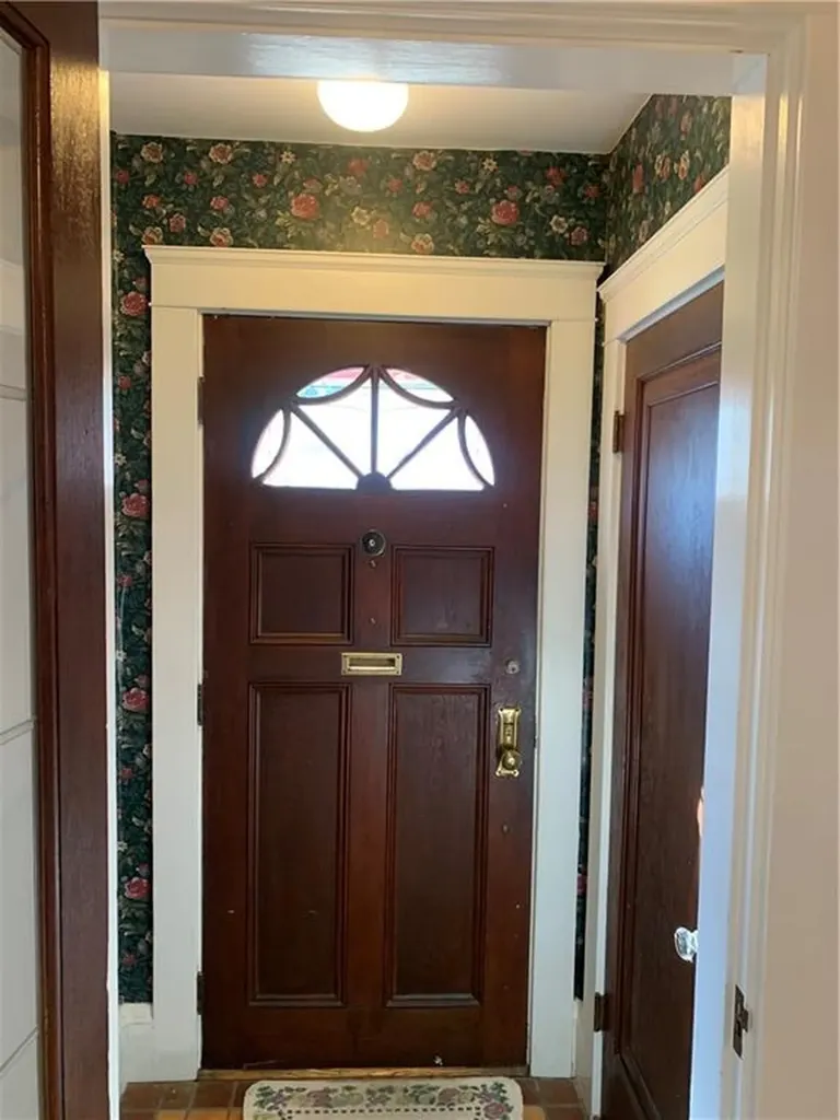 31 Elmcrest Avenue Providence RI 02908