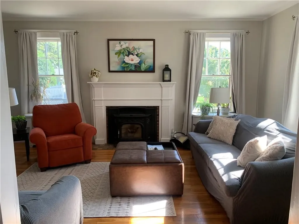 31 Elmcrest Avenue Providence RI 02908