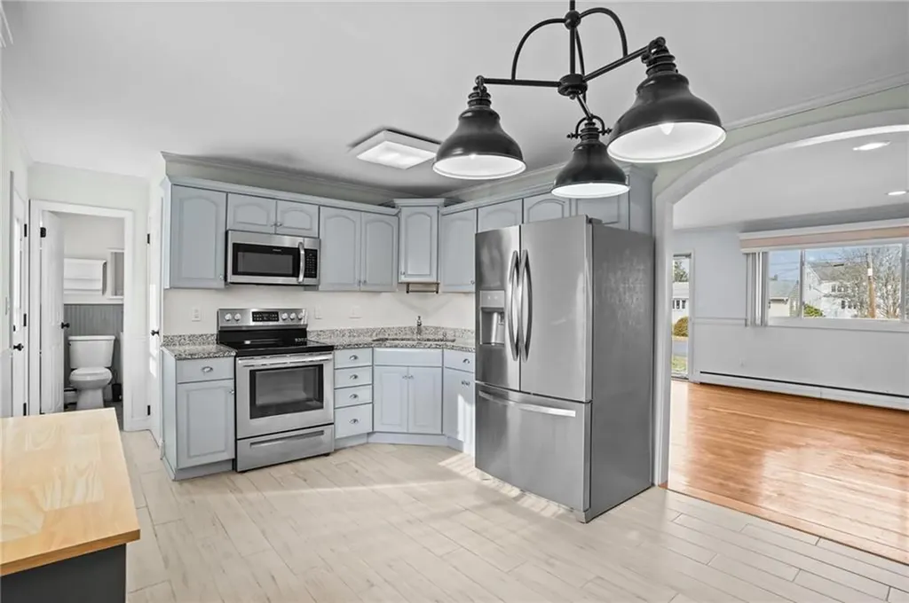 4 Philips Street Middletown RI 02842