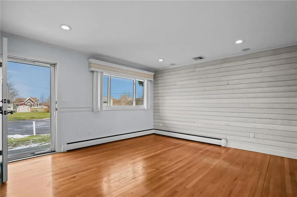 4 Philips Street Middletown RI 02842