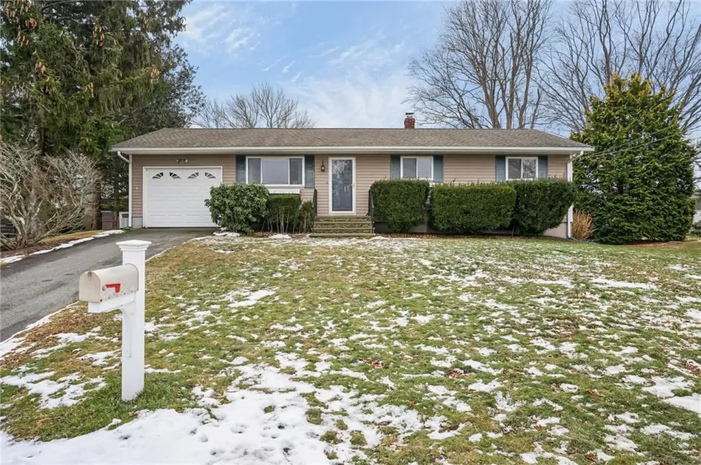 4 Philips Street Middletown RI 02842