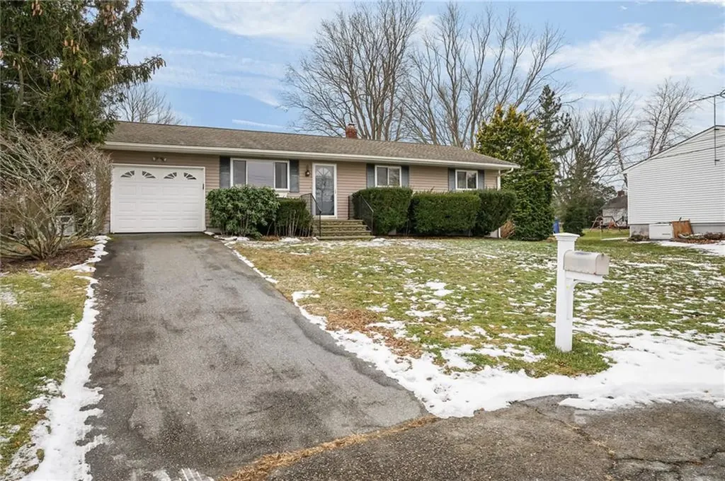 4 Philips Street Middletown RI 02842