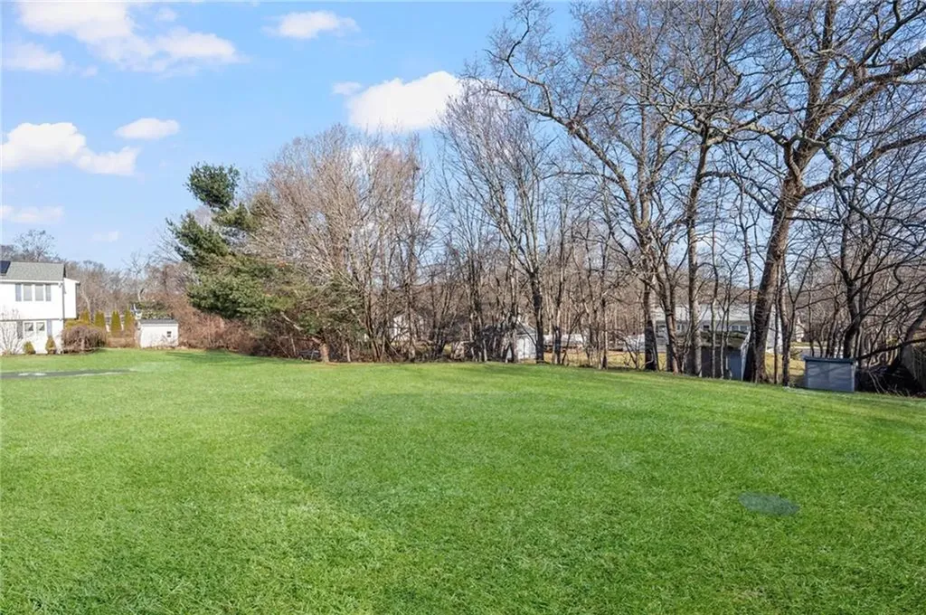 1 Roblyn Drive Johnston RI 02919