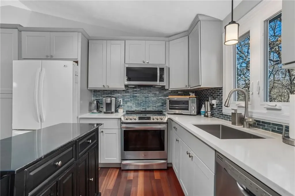 1 Roblyn Drive Johnston RI 02919