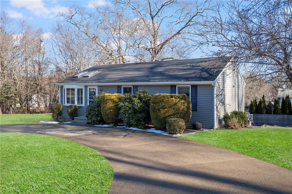 1 Roblyn Drive Johnston RI 02919