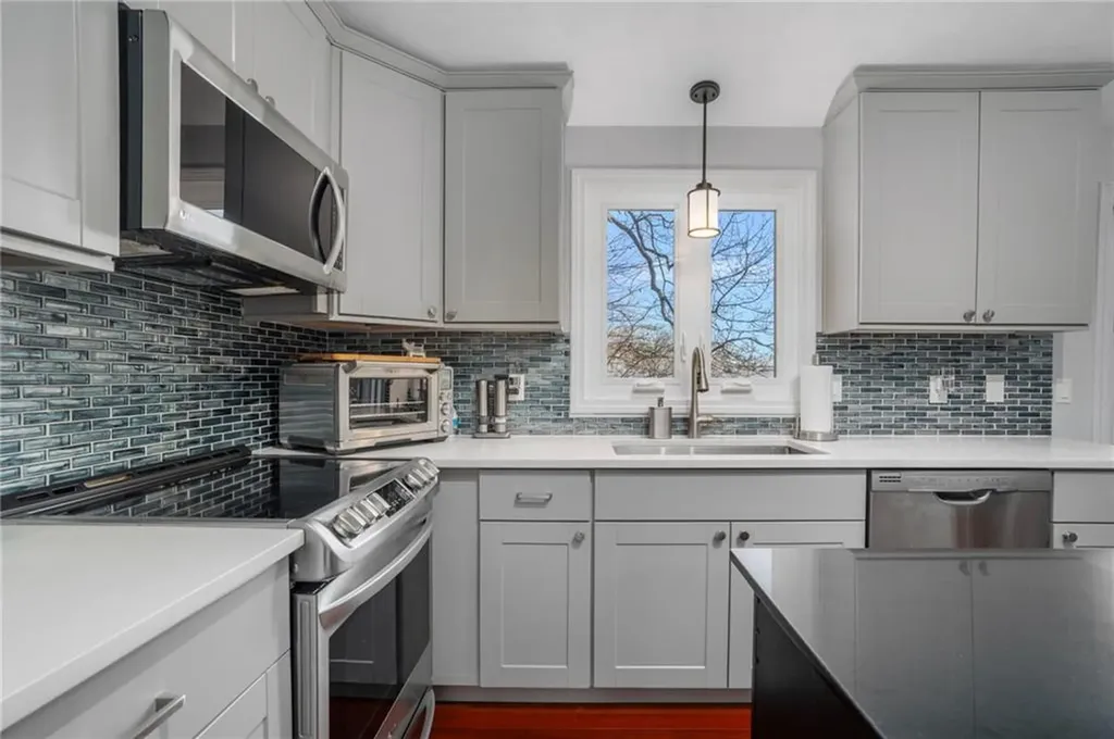 1 Roblyn Drive Johnston RI 02919